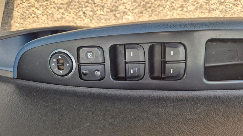 Hyundai i10 1.0 DCT FIFA World Cup Edition — photo 15