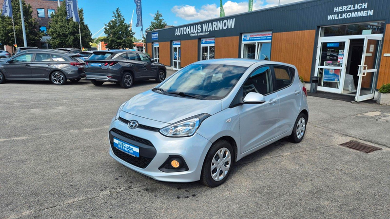 Hyundai i10 1.0 DCT FIFA World Cup Edition