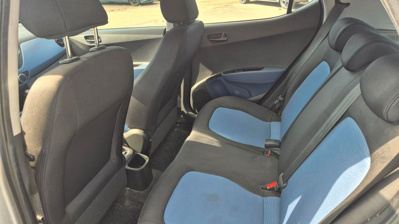 Hyundai i10 1.0 DCT FIFA World Cup Edition — photo 10