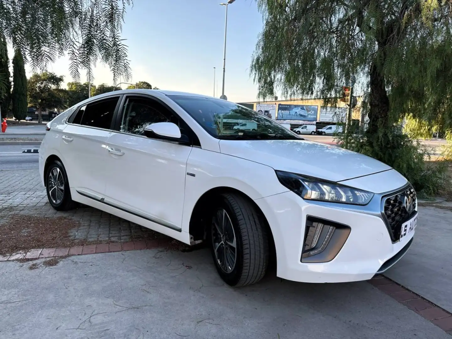 Hyundai IONIQ PHEV 1.6 GDI Klass Blanco - 2
