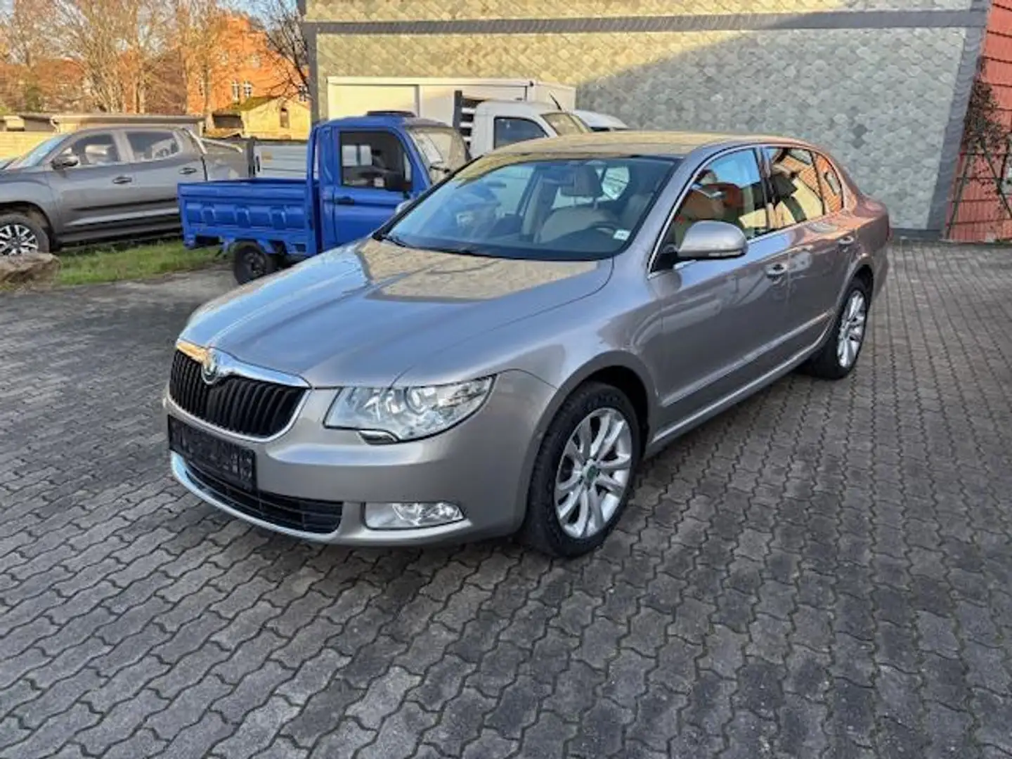 Skoda Superb 1.8 TSI DSG Elegance+PLA+ALCANTARA+1.HAND Beige - 2