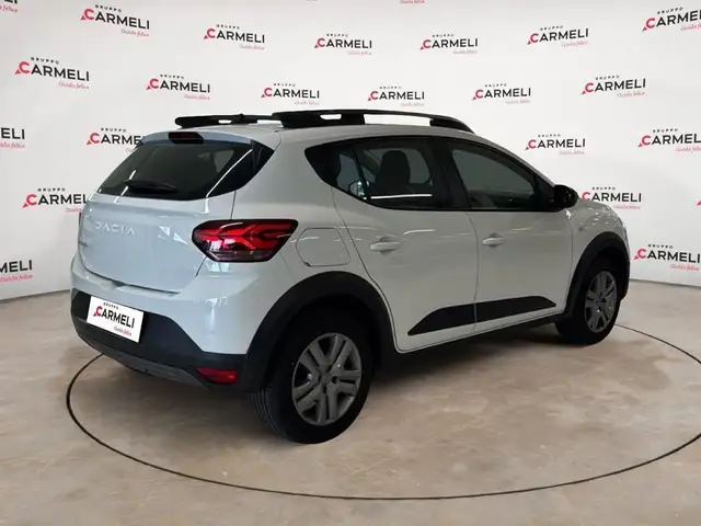 Dacia Sandero view 4