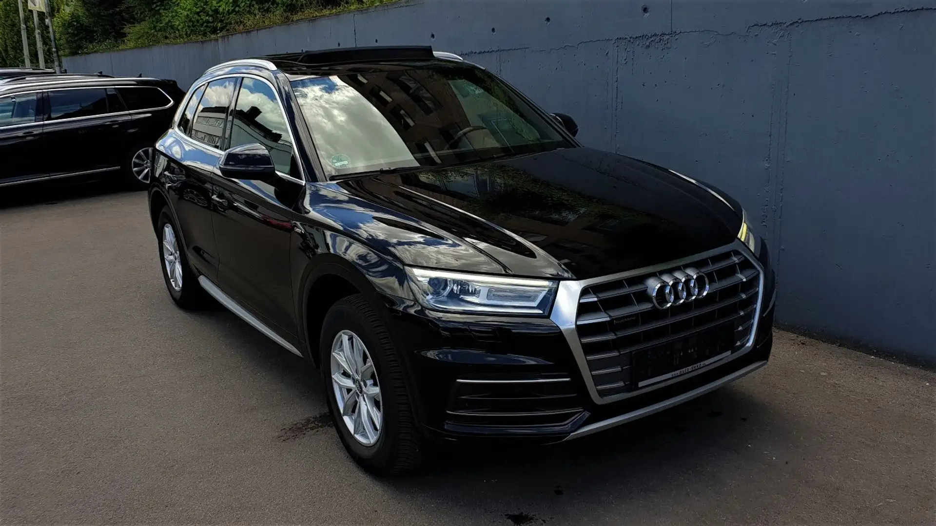 Audi Q5 40 TDI S tronic quattro 3x S-Line Pano/AHK Schwarz - 2