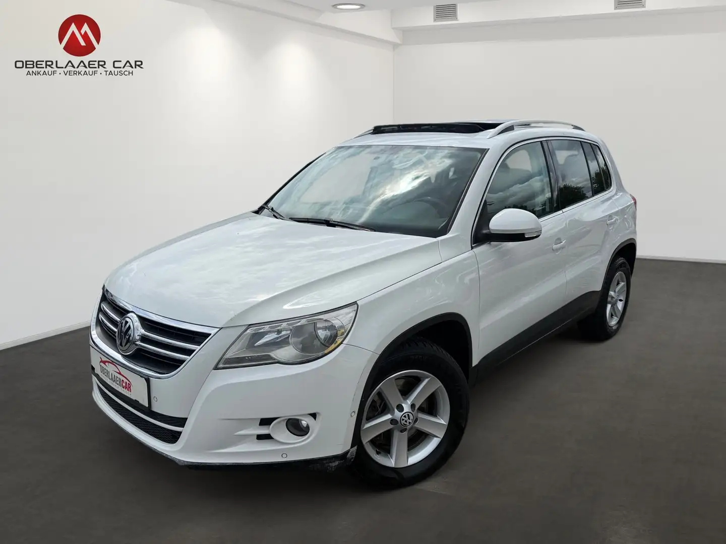 Volkswagen Tiguan Tiguan 2,0 TDI 4Motion Sky|Panorama|Parklenkassist Weiß - 1