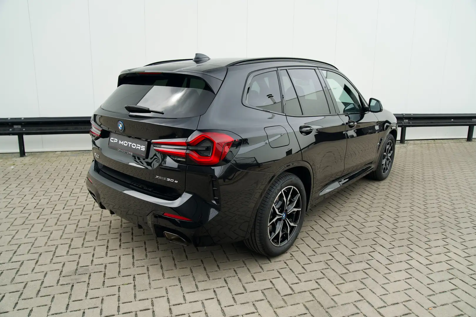 BMW X3 30E | X-DRIVE | M-PAKKET | PANO | HYBRIDE | BTW Zwart - 2