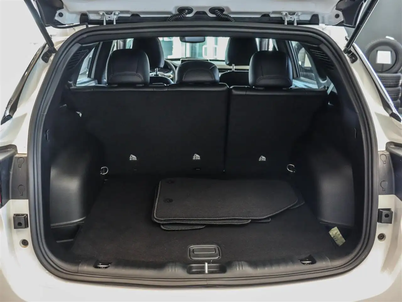 Jeep Compass photo Jeep Compass