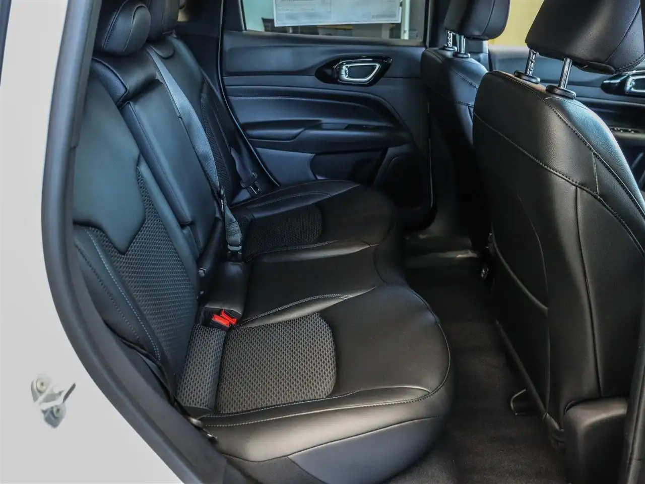 Jeep Compass photo Jeep Compass