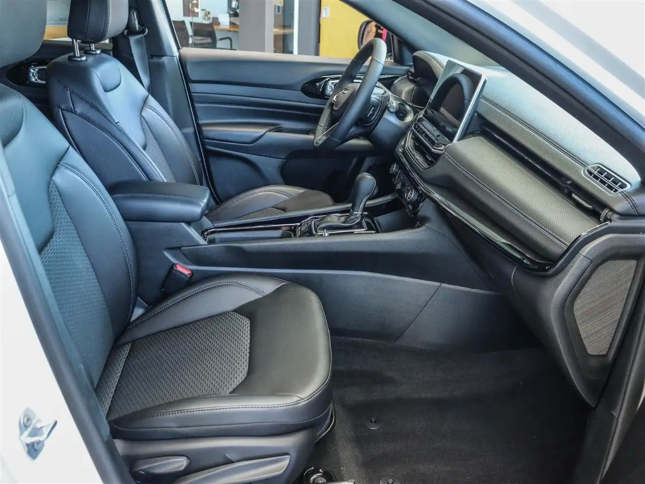 Jeep Compass photo Jeep Compass