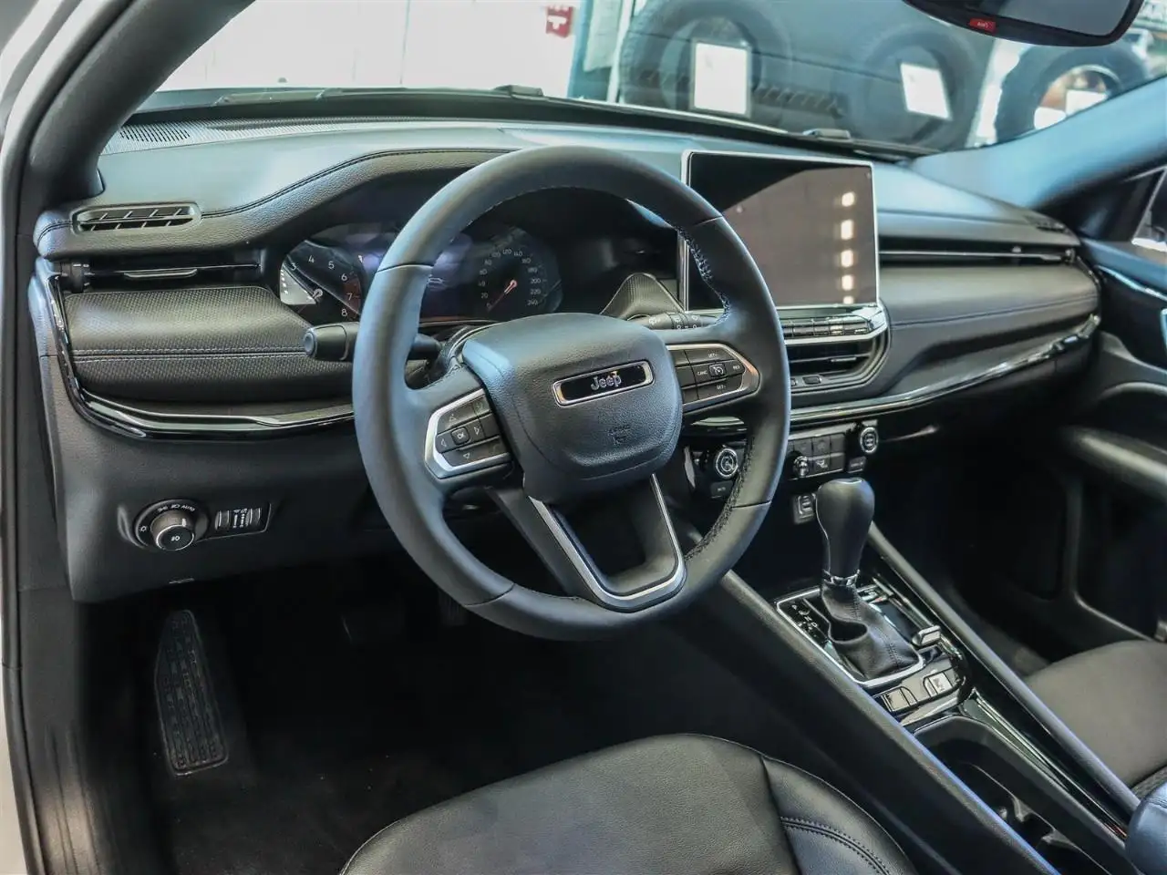 Jeep Compass photo Jeep Compass