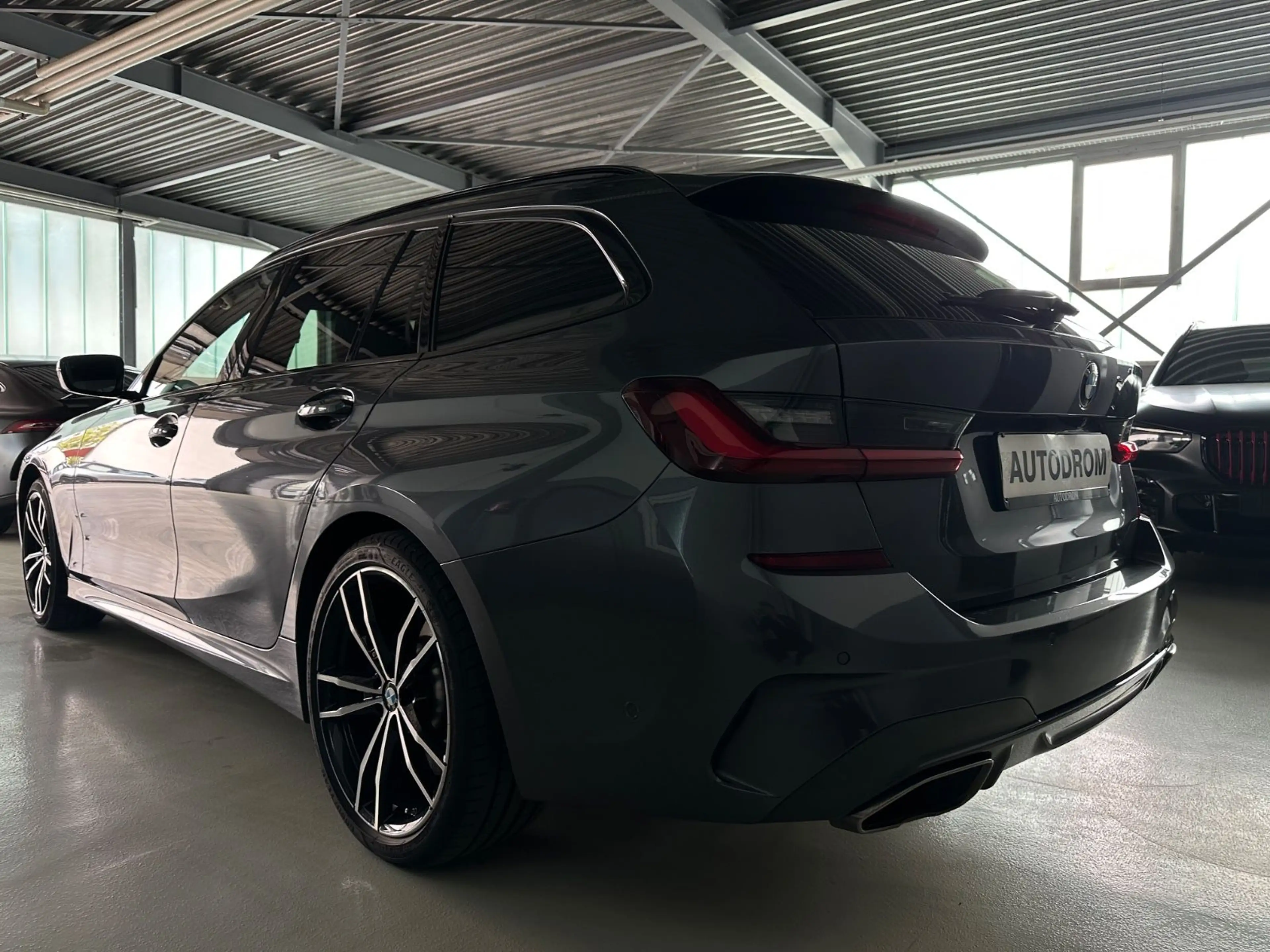 BMW 340 Touring xDrive Laser/Pano/HuD — photo 9