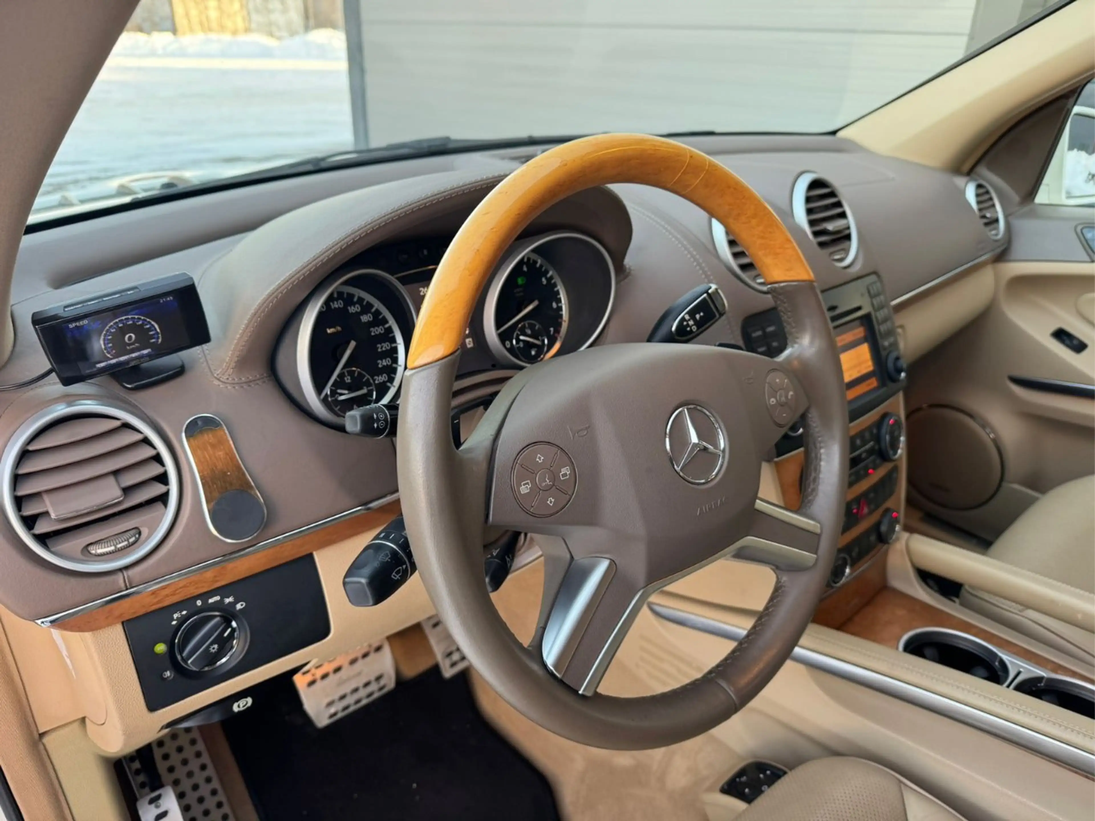 Mercedes-Benz GL 500 GL 500 4Matic 7G-TRONIC — photo 10