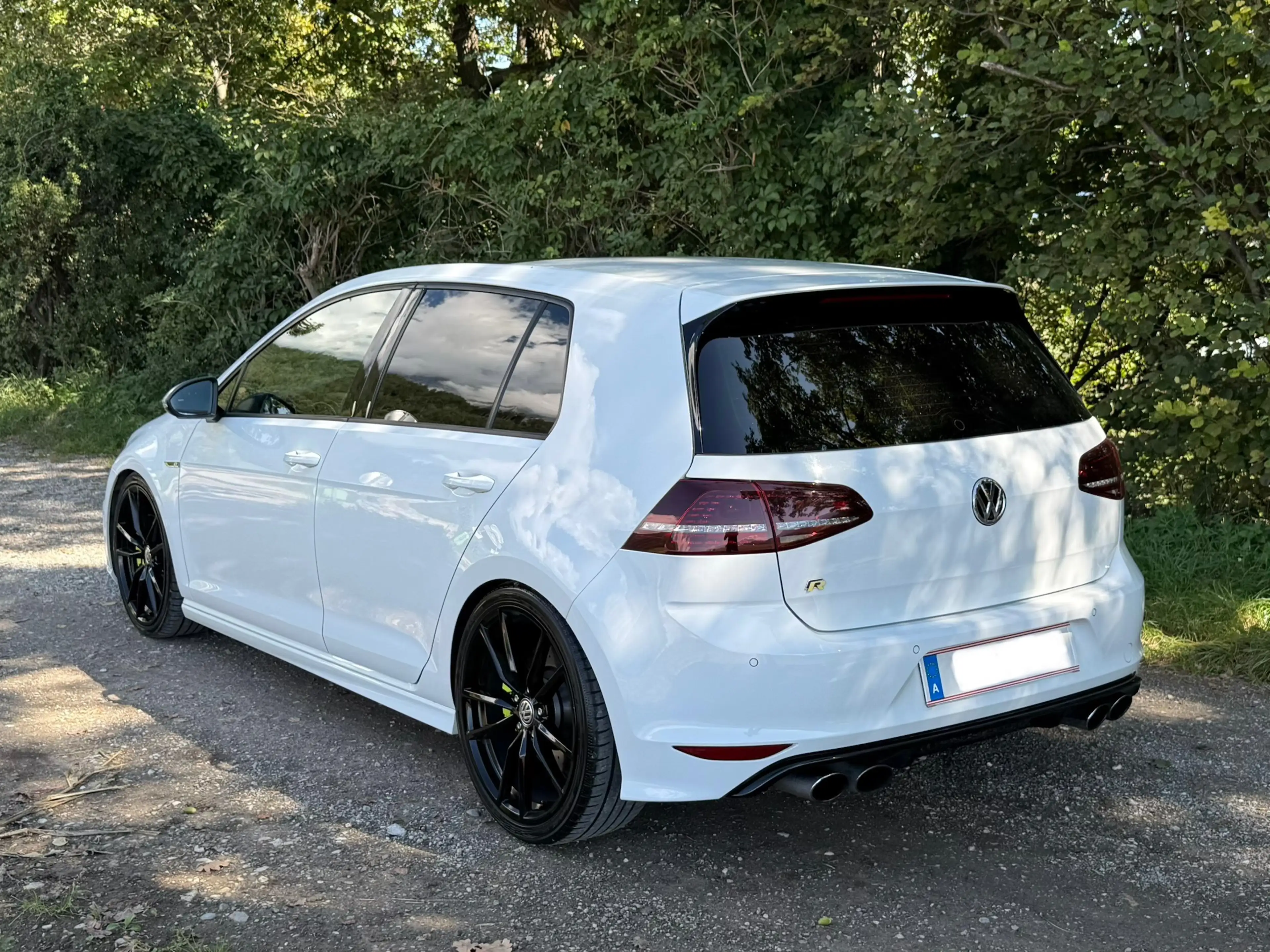Volkswagen Golf R 4Motion DSG — photo 9