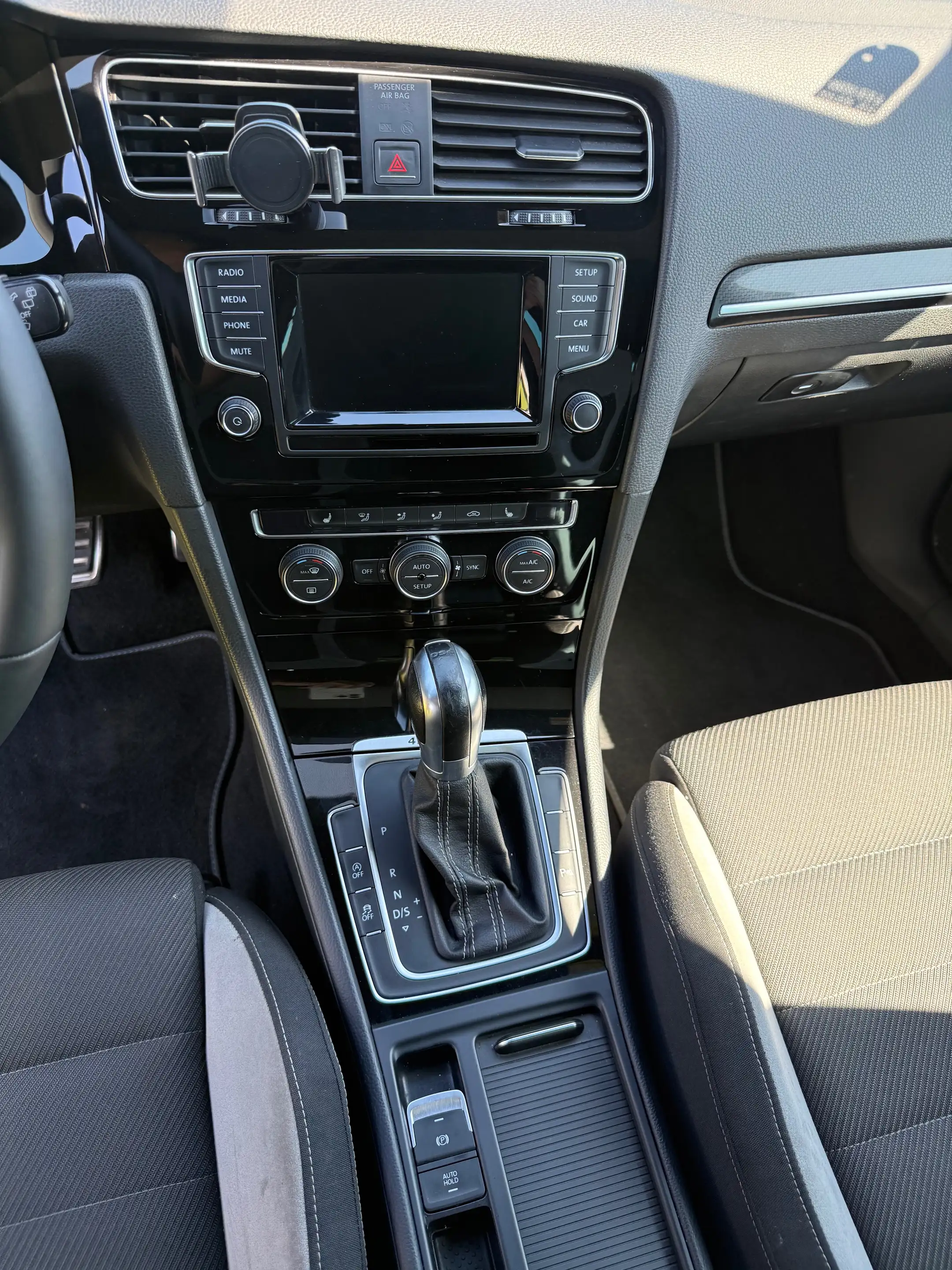 Volkswagen Golf R 4Motion DSG — photo 15