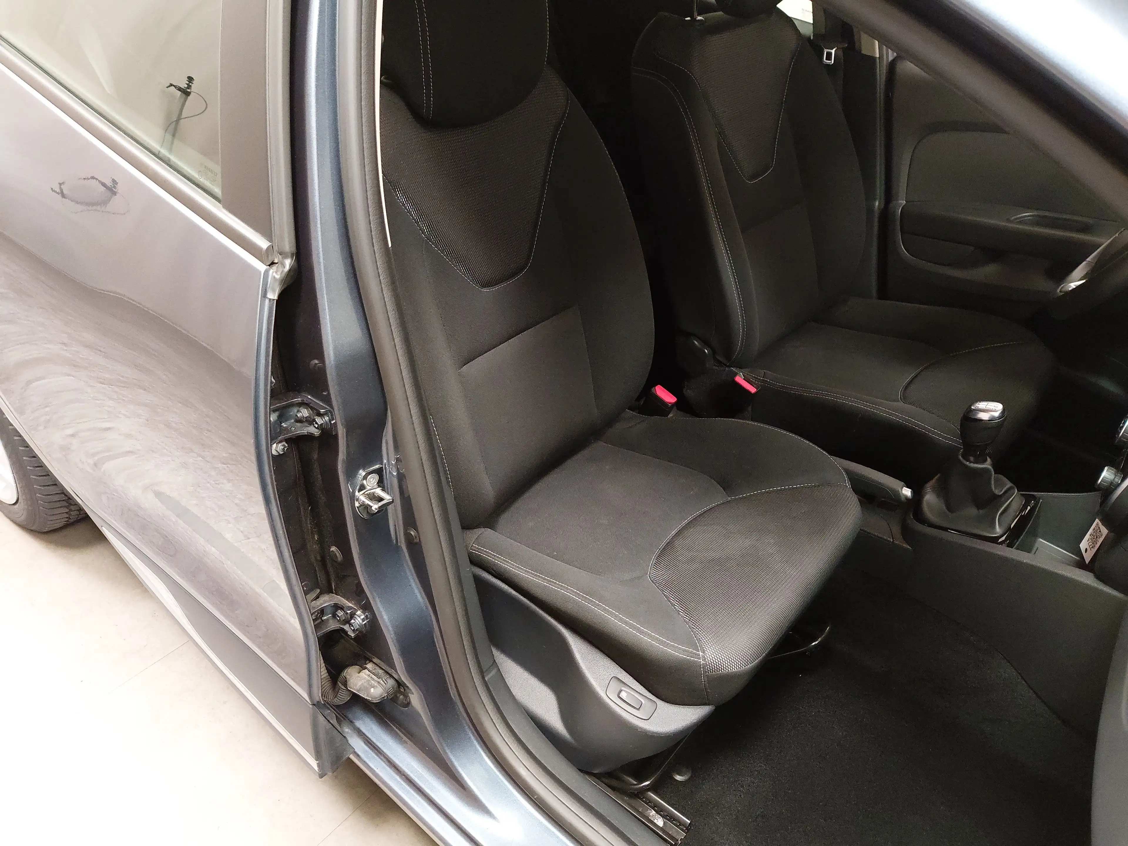 Renault Clio Grandtour 0.9 TCe Navi AHK Shz — photo 13
