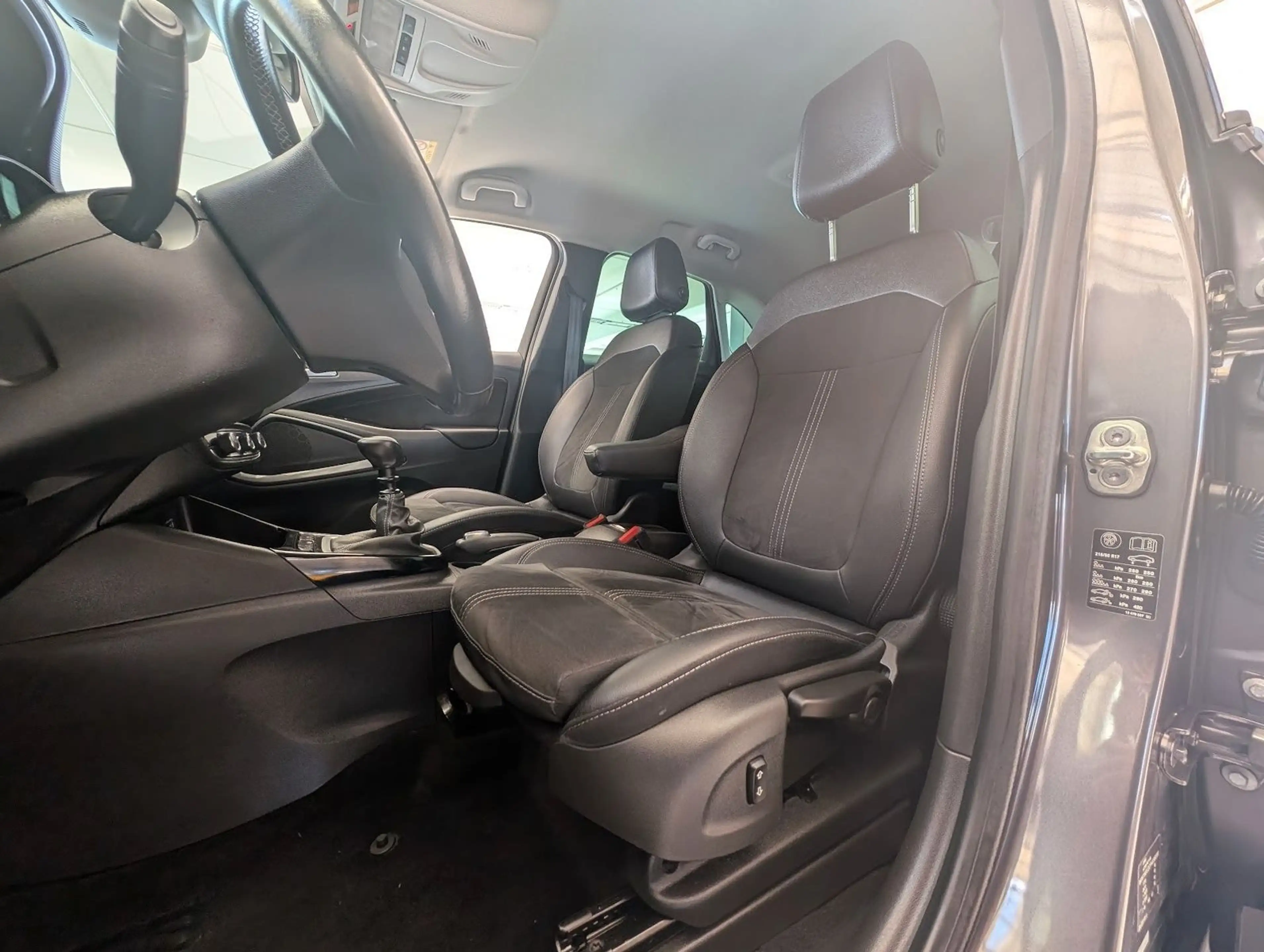 Opel Crossland X Crossland Elegance HUD. NAVI. KAMERA. LED — photo 12