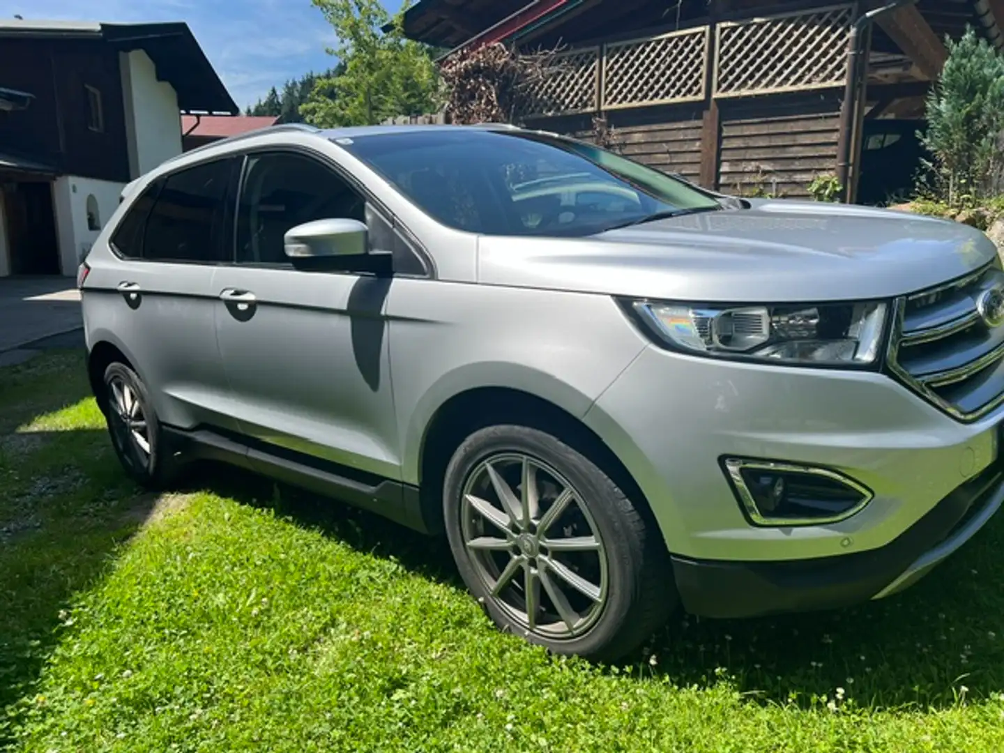 Ford Edge Edge 2,0 TDCi Titanium 4x4 Start/Stop Silber - 2