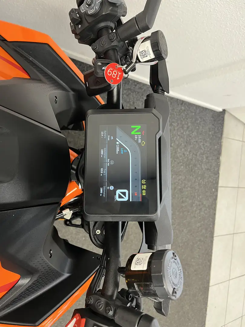 KTM 1390 Super Duke R Portocaliu - 2