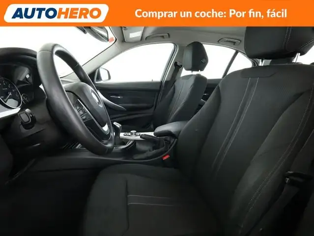 BMW 3 Series view 11