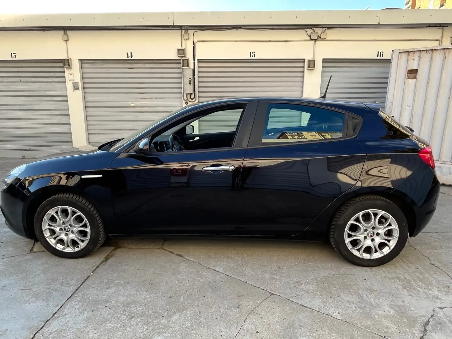 Alfa Romeo Giulietta 1.6 JTDm 120 CV Super Nero - 2