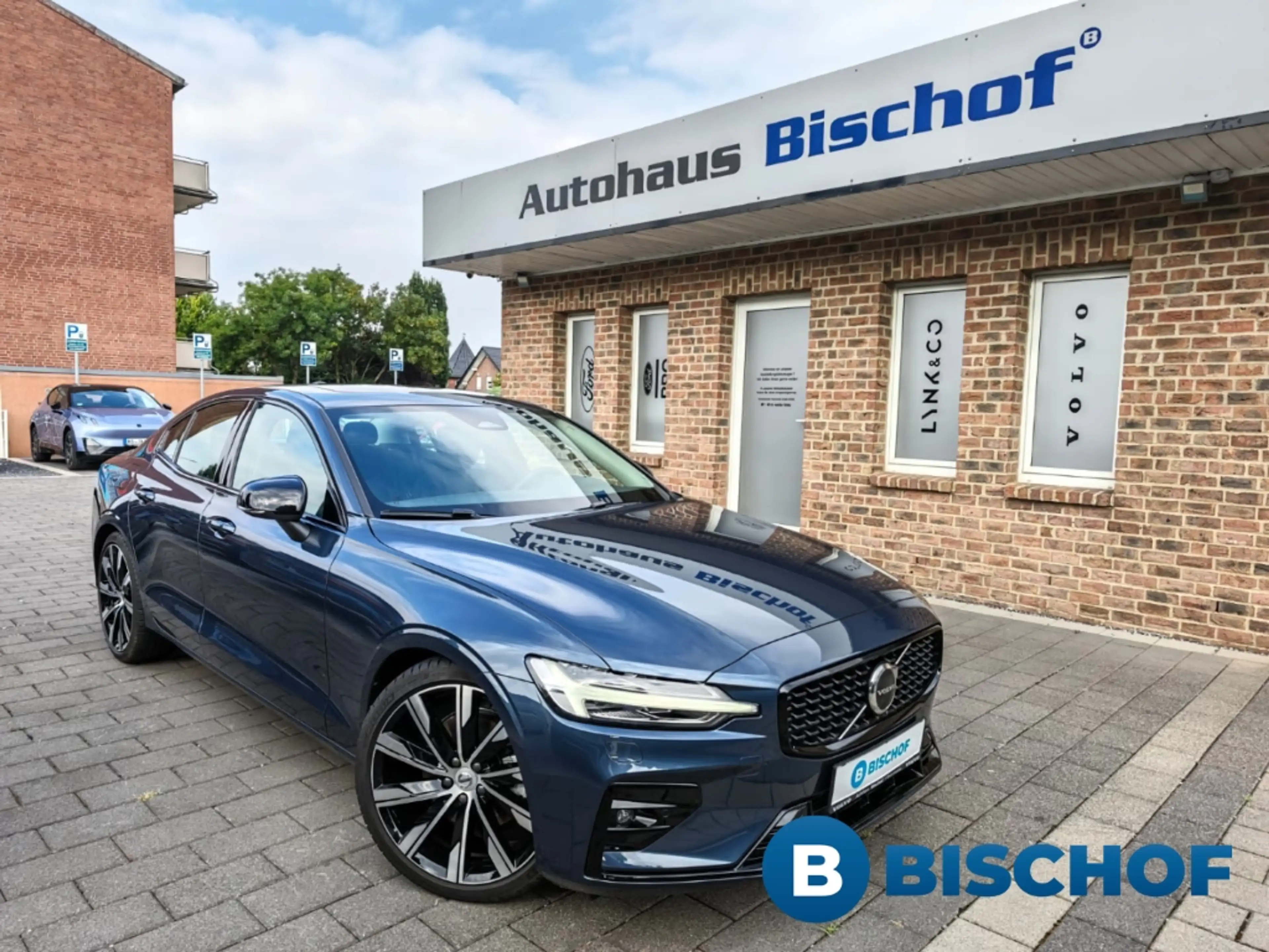 Volvo S60 B4 Plus Dark Mild-Hybrid StandHZG El. Panodach Nav