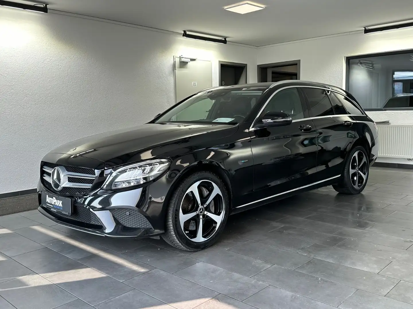Mercedes-Benz C 300 T de Avantgarde*AHK*LED*Distronic*Klappe Schwarz - 1