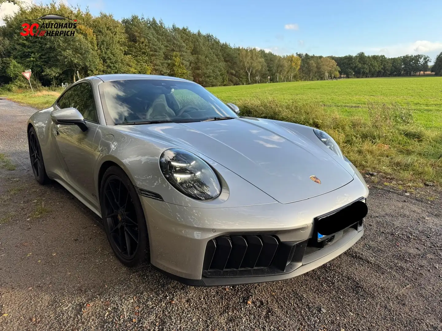 Porsche 992 .2 Carrera 4 GTS Coupé PCCB 18W Matrix BOSE Silber - 1