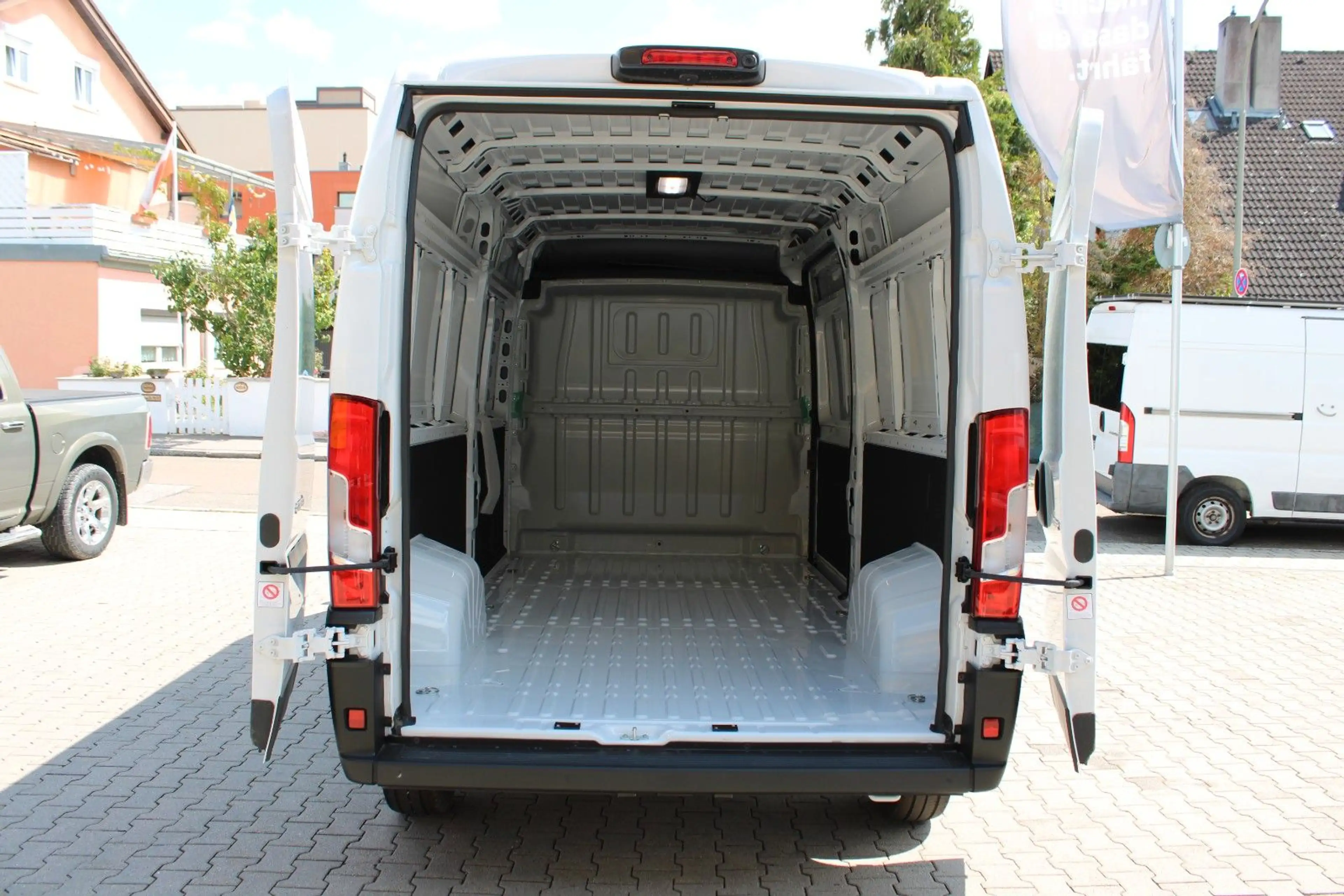 Citroen Jumper Kastenwagen 35 L3H2 BlueHDi 180 Aut. — photo 7