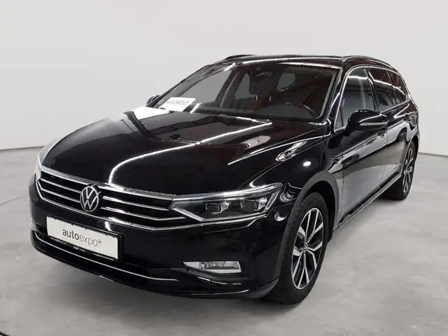 Volkswagen Passat view 2