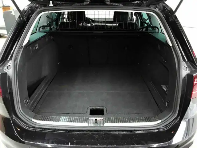 Volkswagen Passat view 15