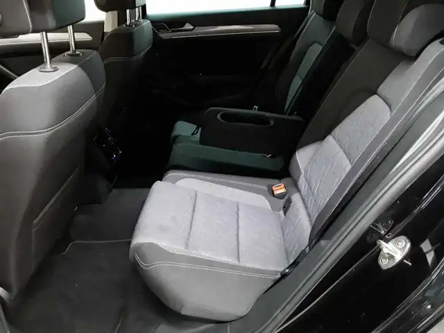 Volkswagen Passat view 13
