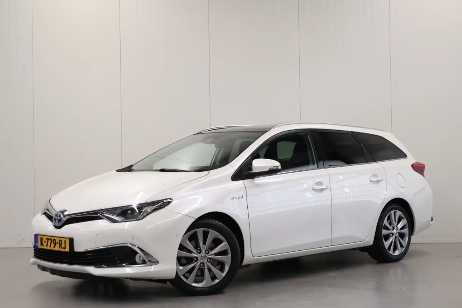 Toyota Auris Touring Sports 1.8 Hybrid Lease Pro Blanc - 1