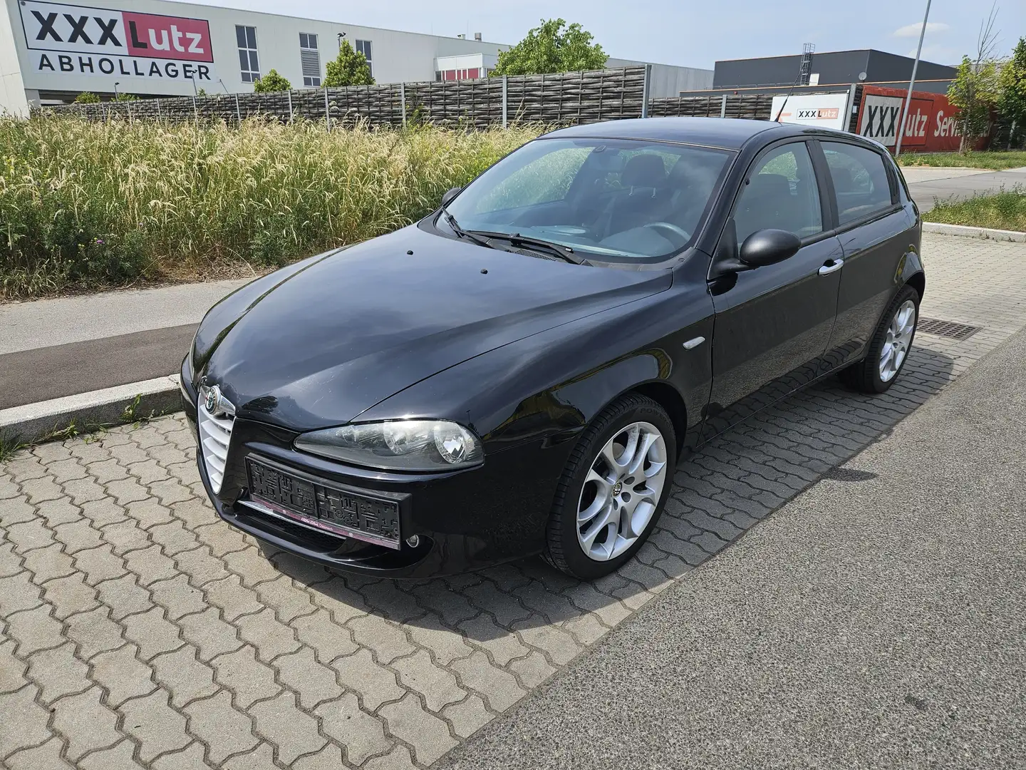 Alfa Romeo 147 Alfa 147 1,6 Twin Spark Progression Progression Schwarz - 1