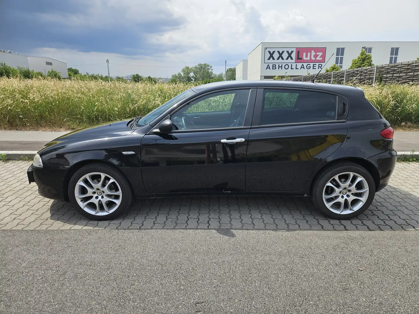 Alfa Romeo 147 Alfa 147 1,6 Twin Spark Progression Progression Schwarz - 2