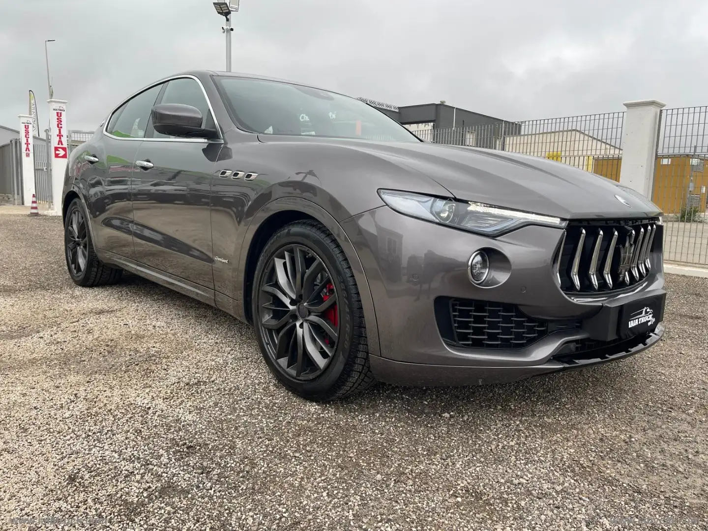 Maserati Levante V6 Diesel 275 CV AWD GRANDSPORT 3.0 DIESEL Grigio - 2