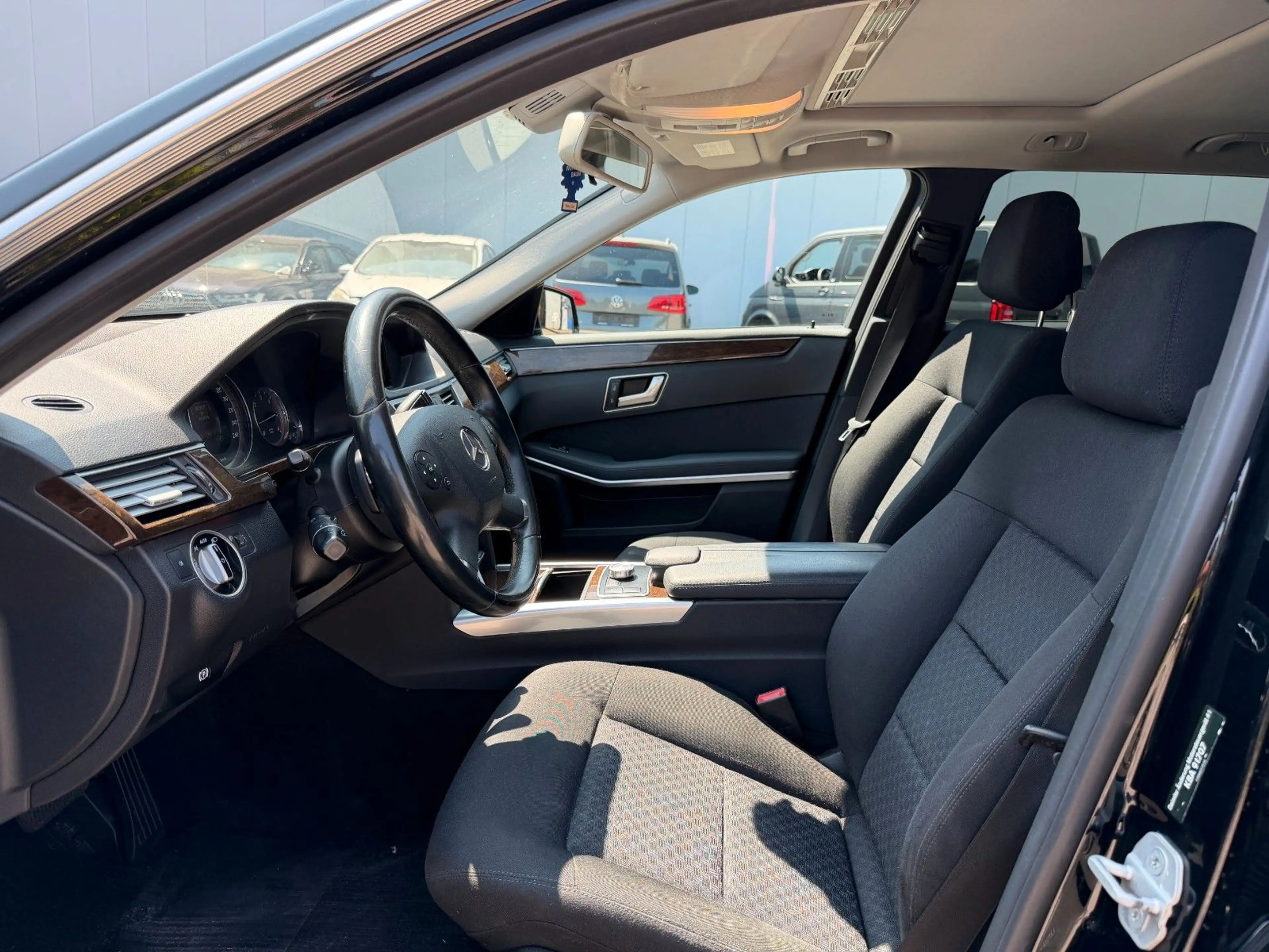 Mercedes-Benz E 250 CDI 4Matic T-Modell * Panorama* Navi* — photo 15