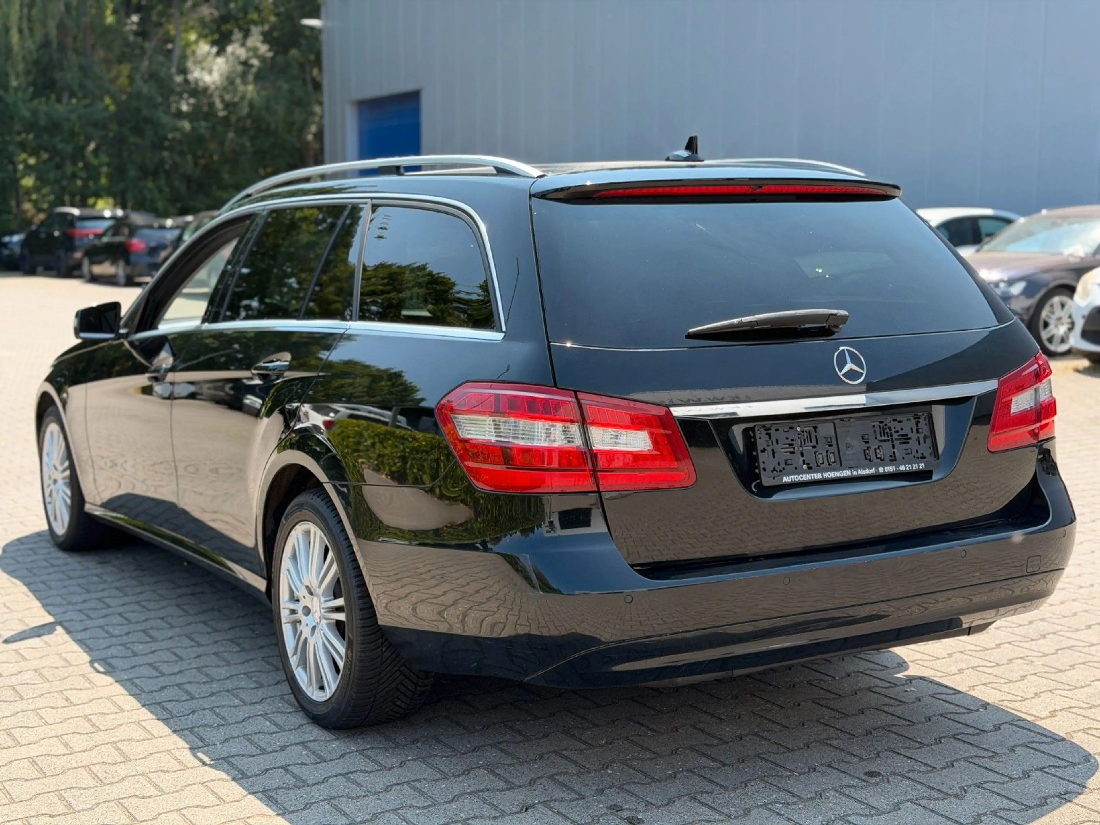 Mercedes-Benz E 250 CDI 4Matic T-Modell * Panorama* Navi* — photo 11