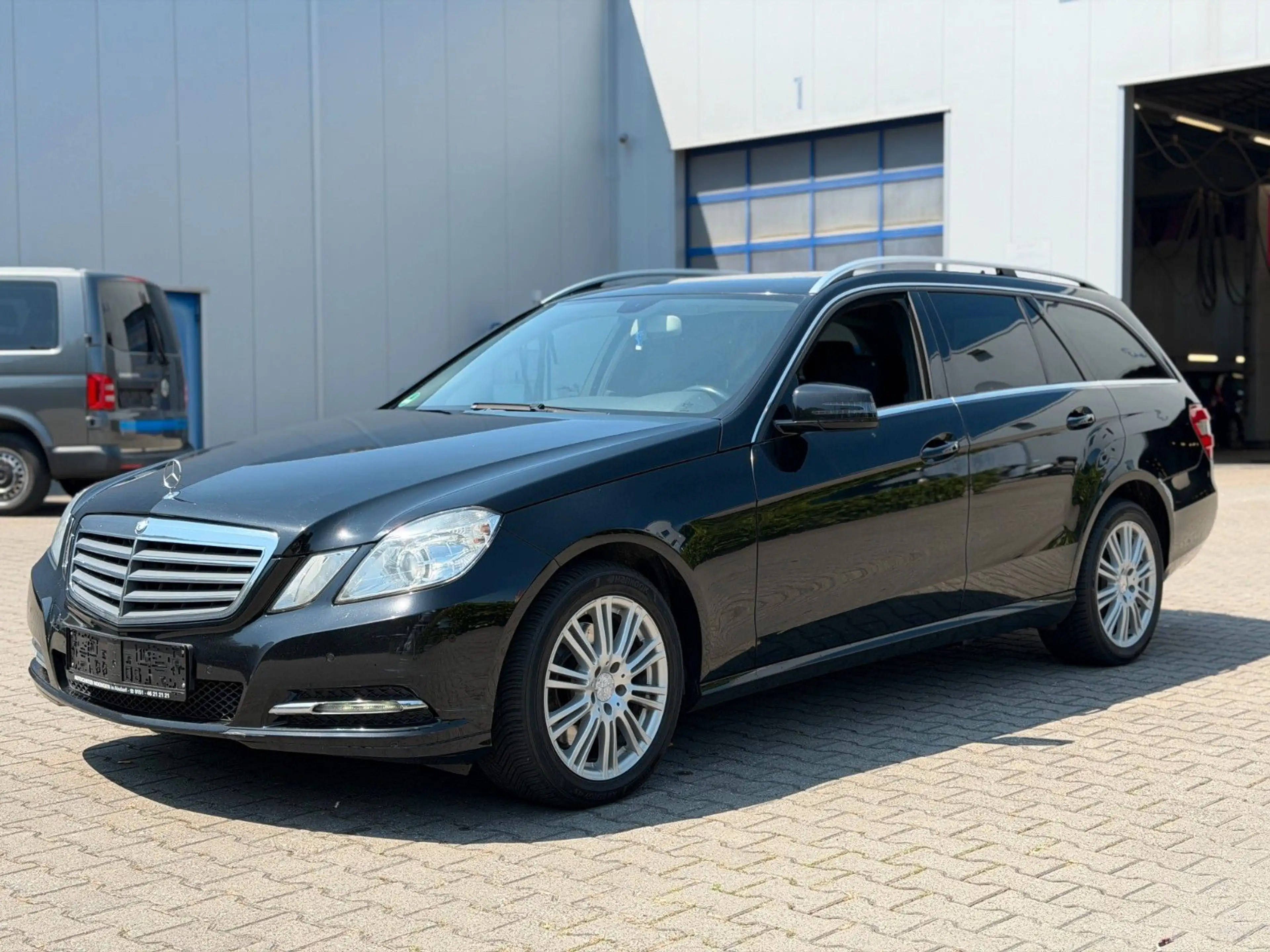 Mercedes-Benz E 250 CDI 4Matic T-Modell * Panorama* Navi* — photo 7