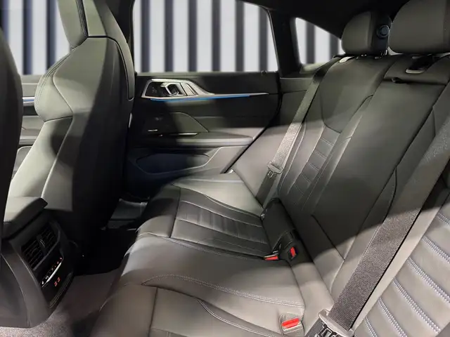 BMW i4 xDrive M60 Gran Coupe Ansicht 8