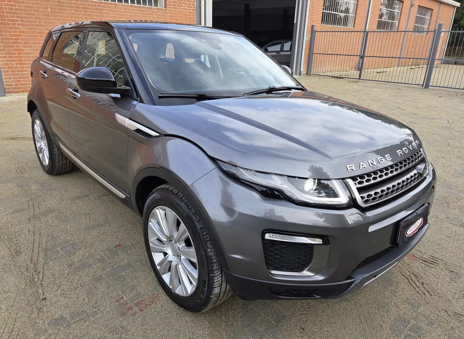 Land Rover Range Rover Evoque 2.0 td4 HSE 150cv auto Grigio - 2