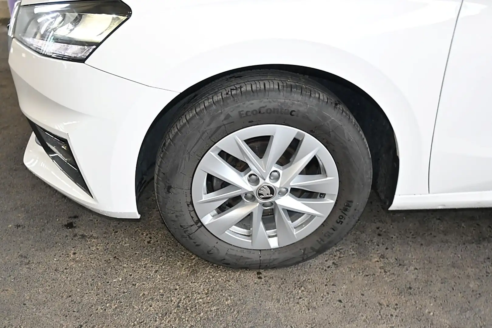 Skoda Fabia Ambition 1,0; LED, Tempomat, SmartLink, DAB Weiß - 2