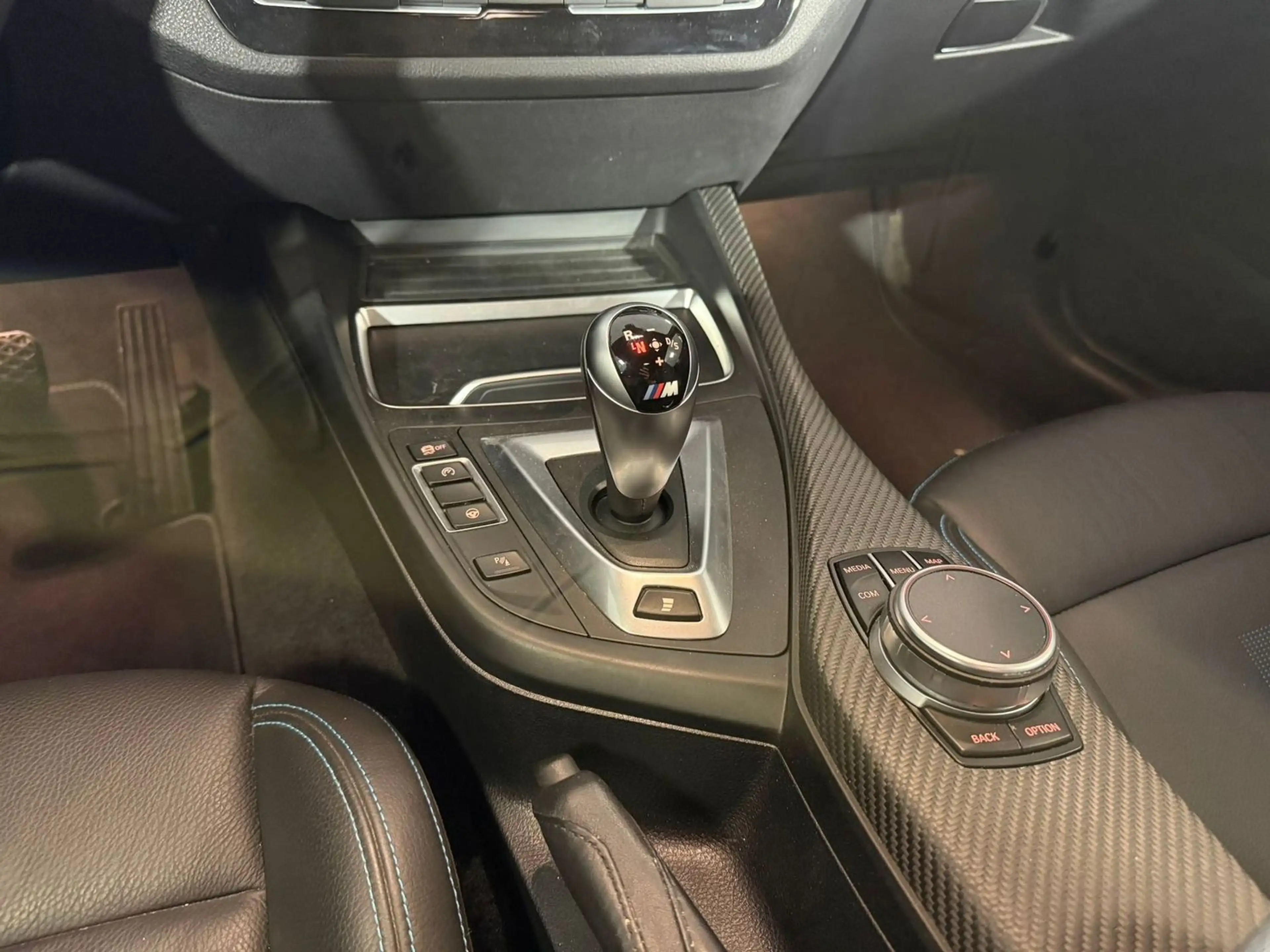 BMW M2 Competition Akrapovic Leder Navi LED — photo 13