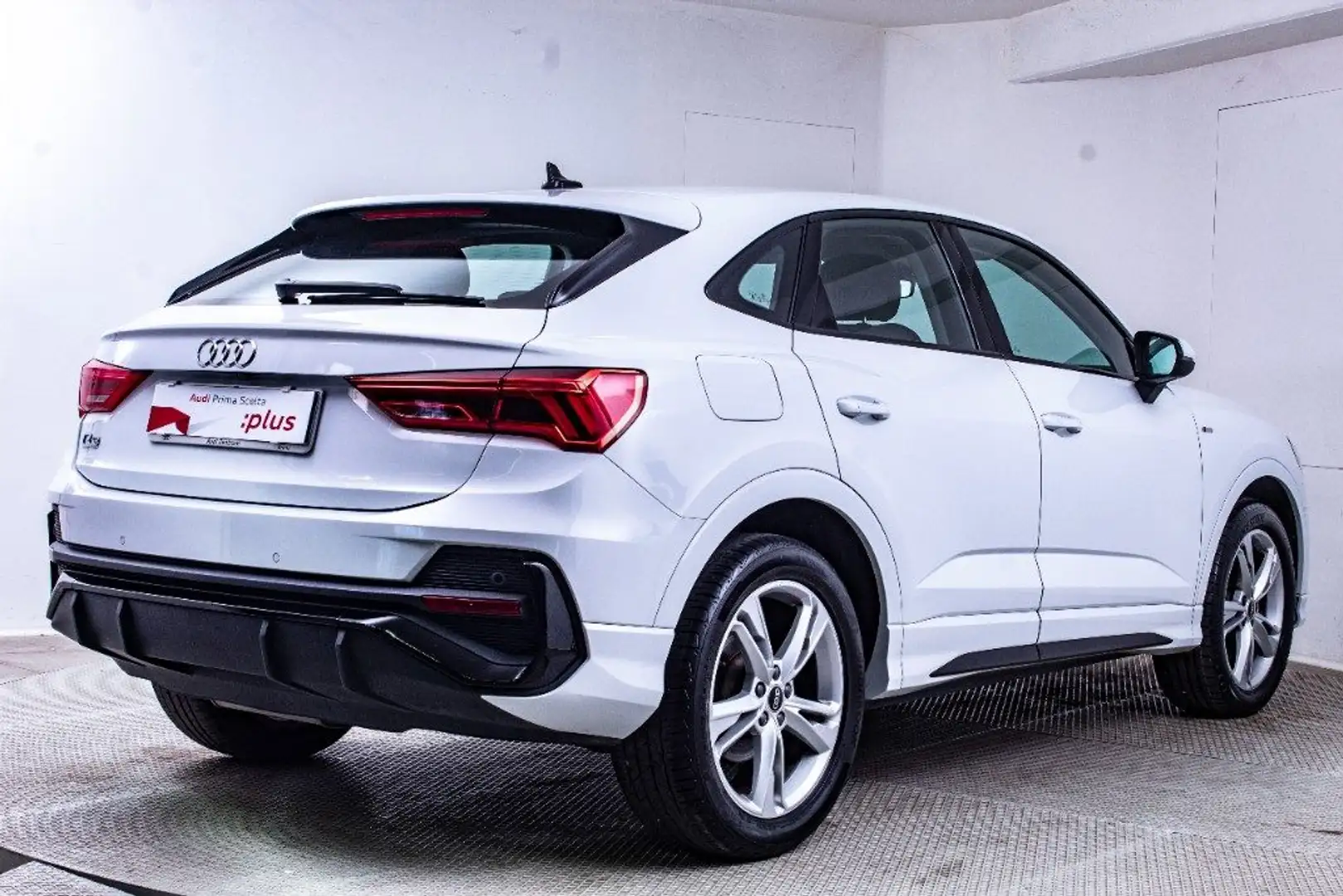 Audi Q3 SPB 35 TDI S tronic S line edition Bianco - 2