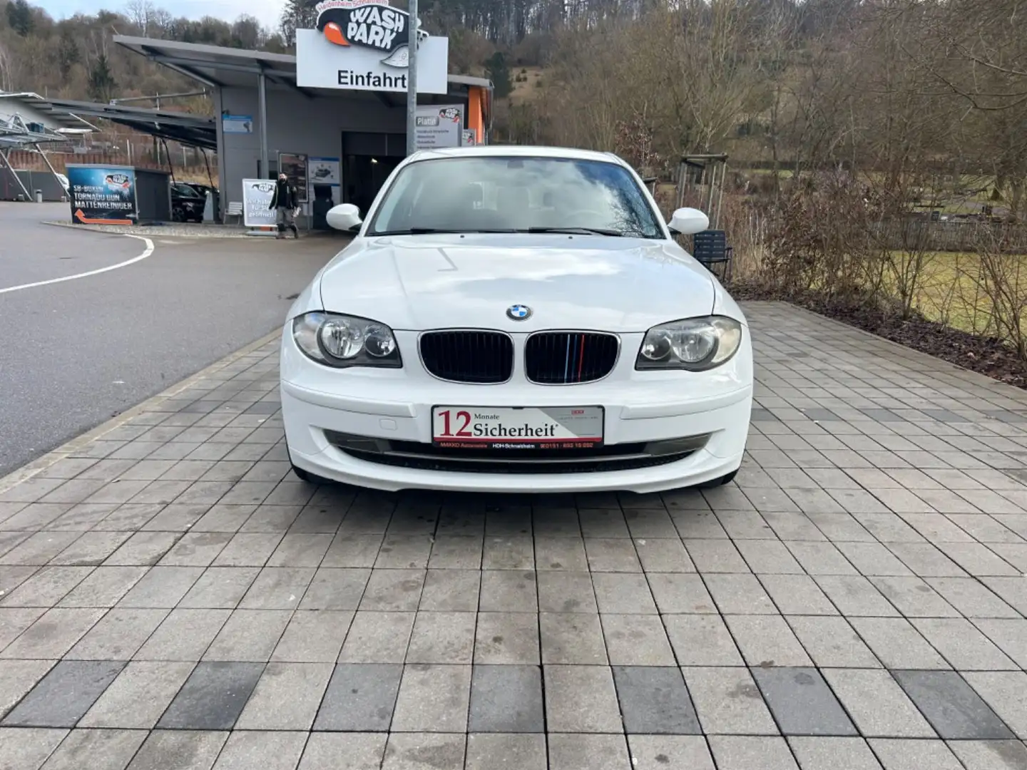 BMW 116 Baureihe 1 Lim. 116i**GEPFLEGT** Blanc - 2