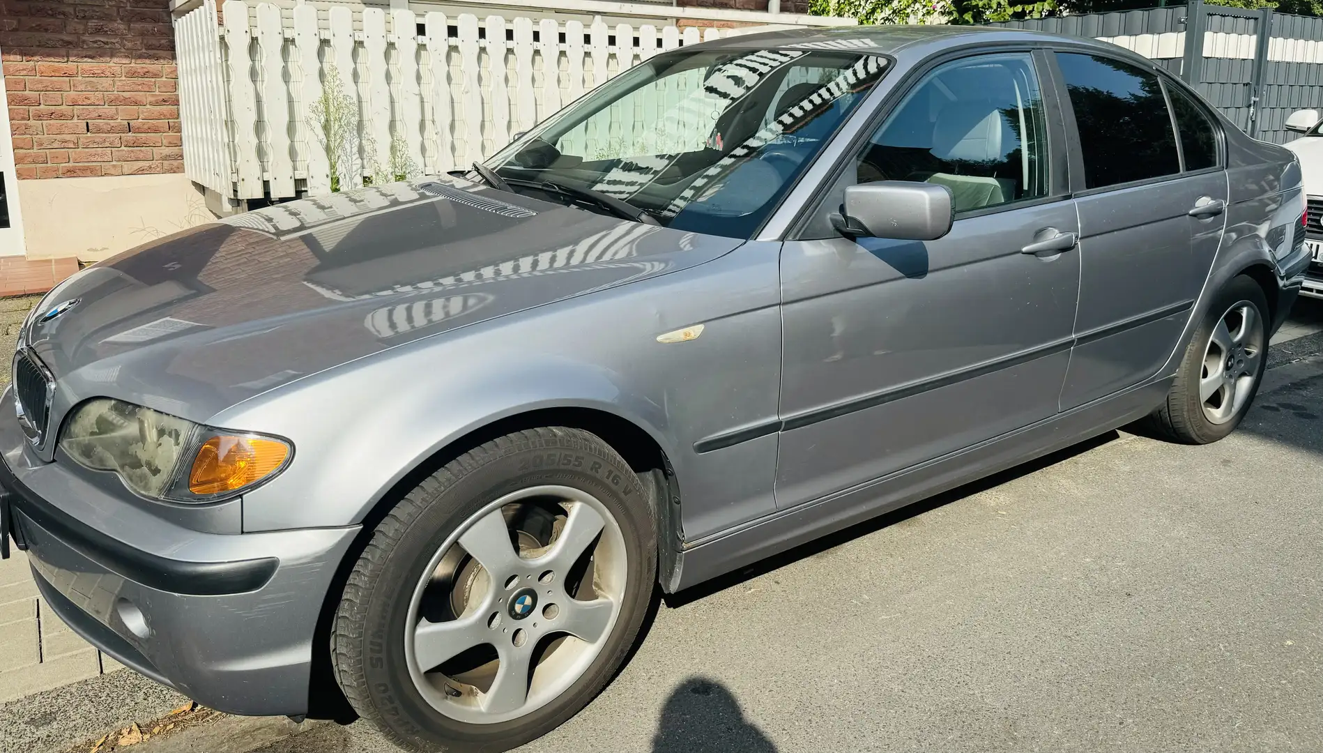 BMW 320 320d Grau - 1