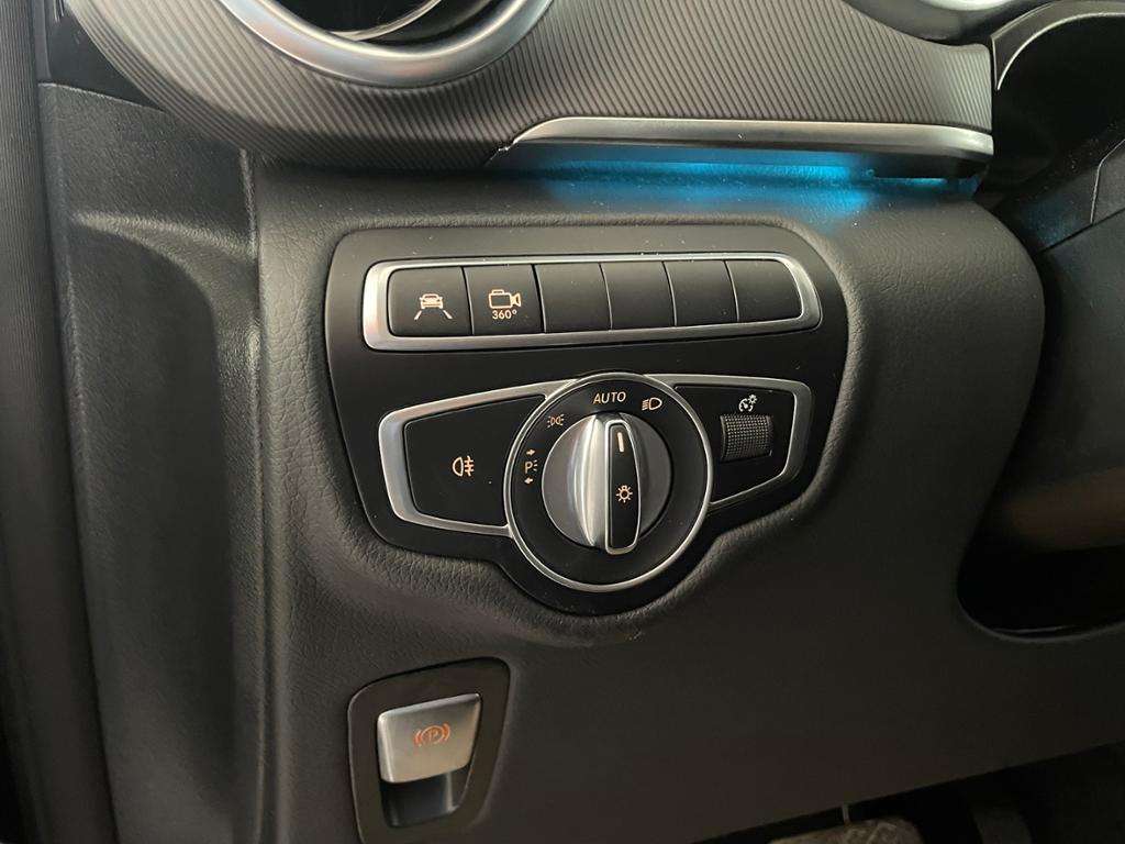 Mercedes-Benz V 250