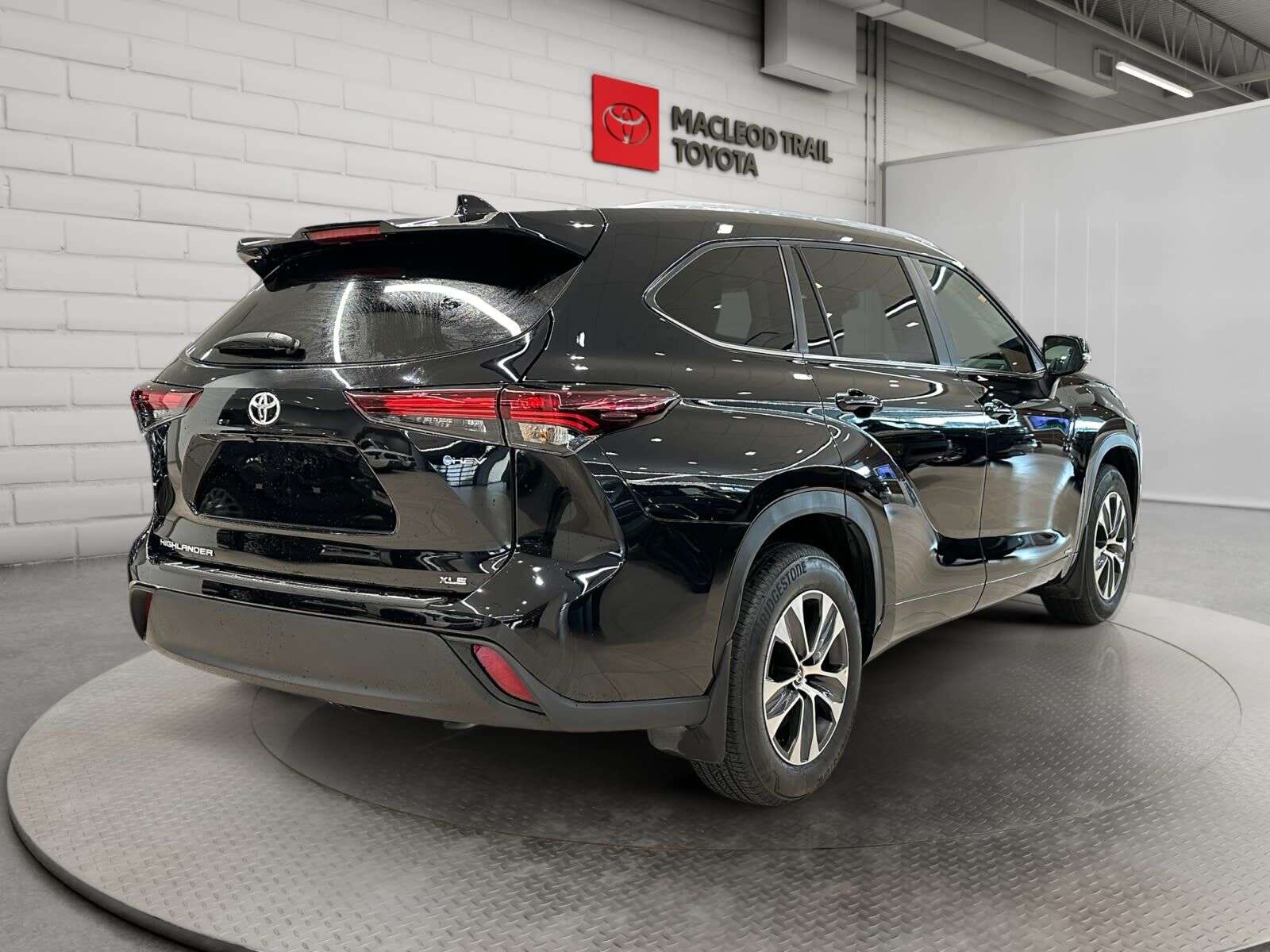 2026 Toyota Highlander Hybrid XLE AWD|One Owner, No Accidents|Leather, Po — photo 1