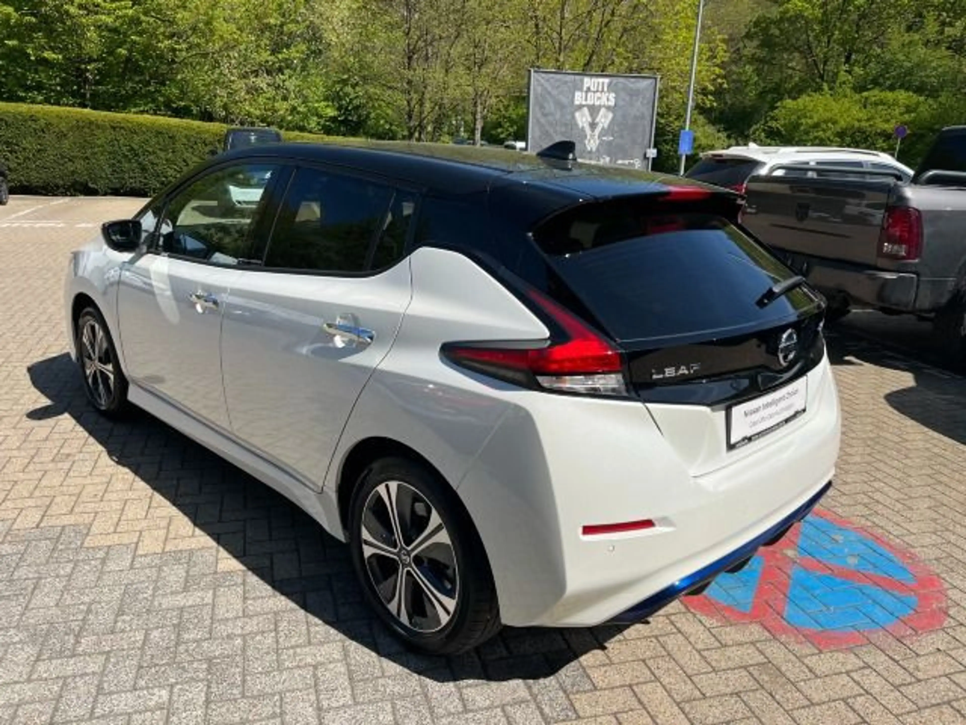 Nissan Leaf e+ 62 kWh Tekna Navi AVM BOSE Leder LED SH — photo 6