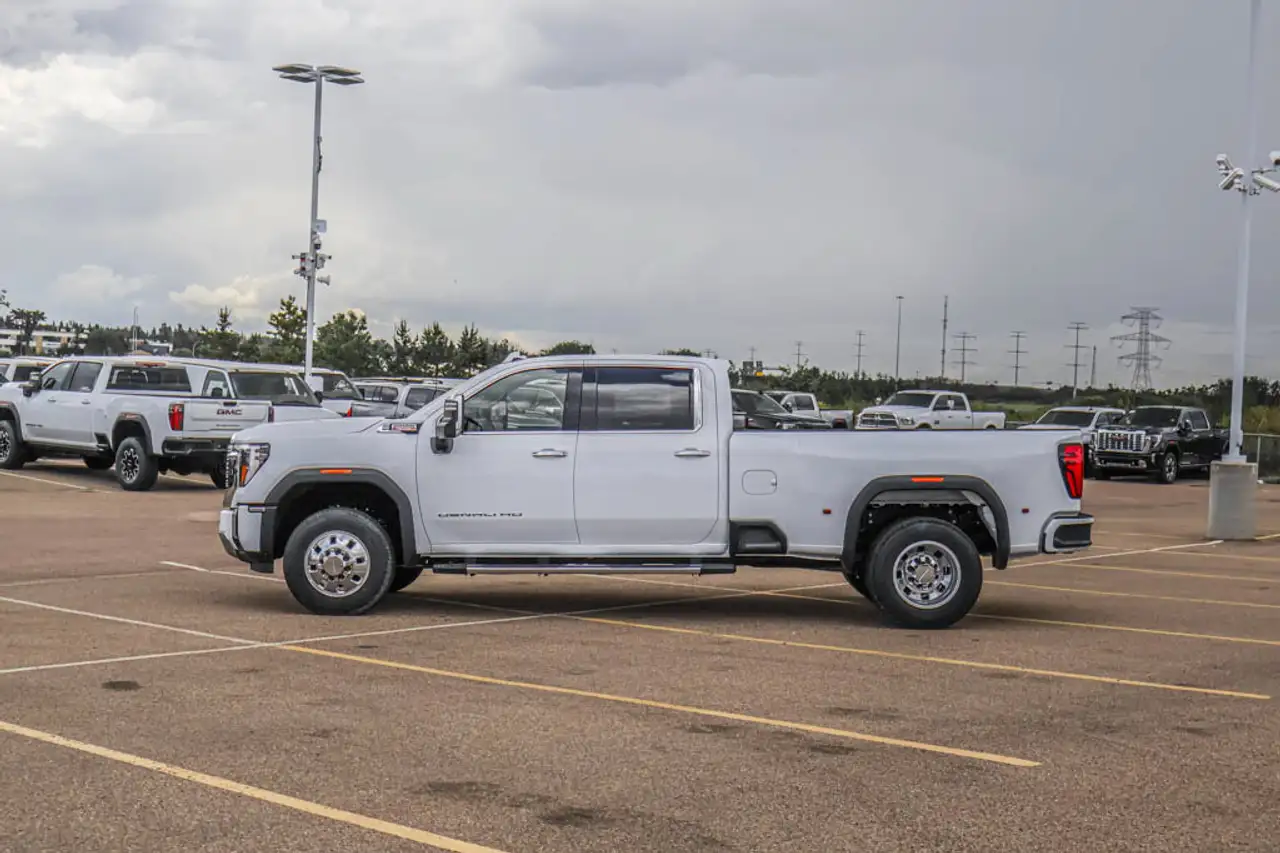GMC Sierra 3500HD снимка GMC Sierra 3500HD