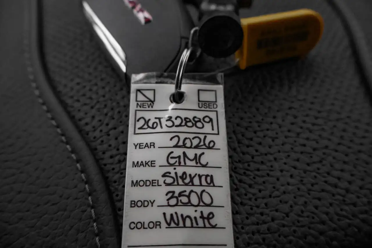 GMC Sierra 3500HD снимка GMC Sierra 3500HD