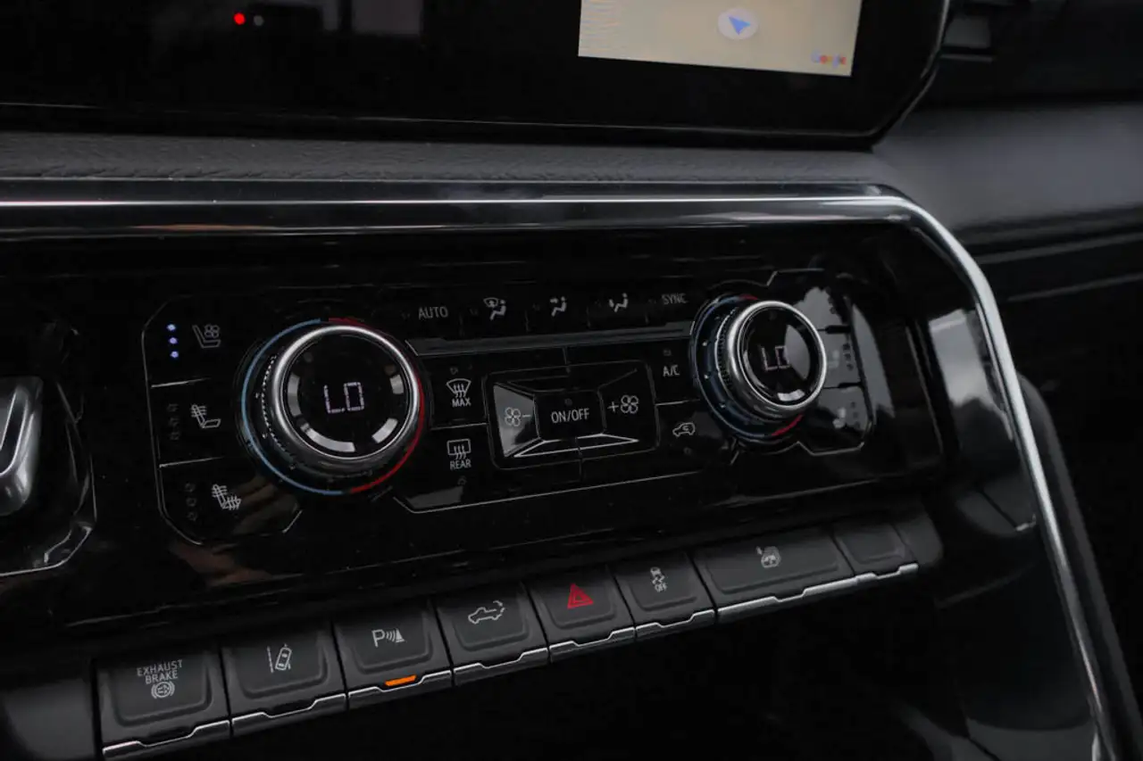 GMC Sierra 3500HD снимка GMC Sierra 3500HD